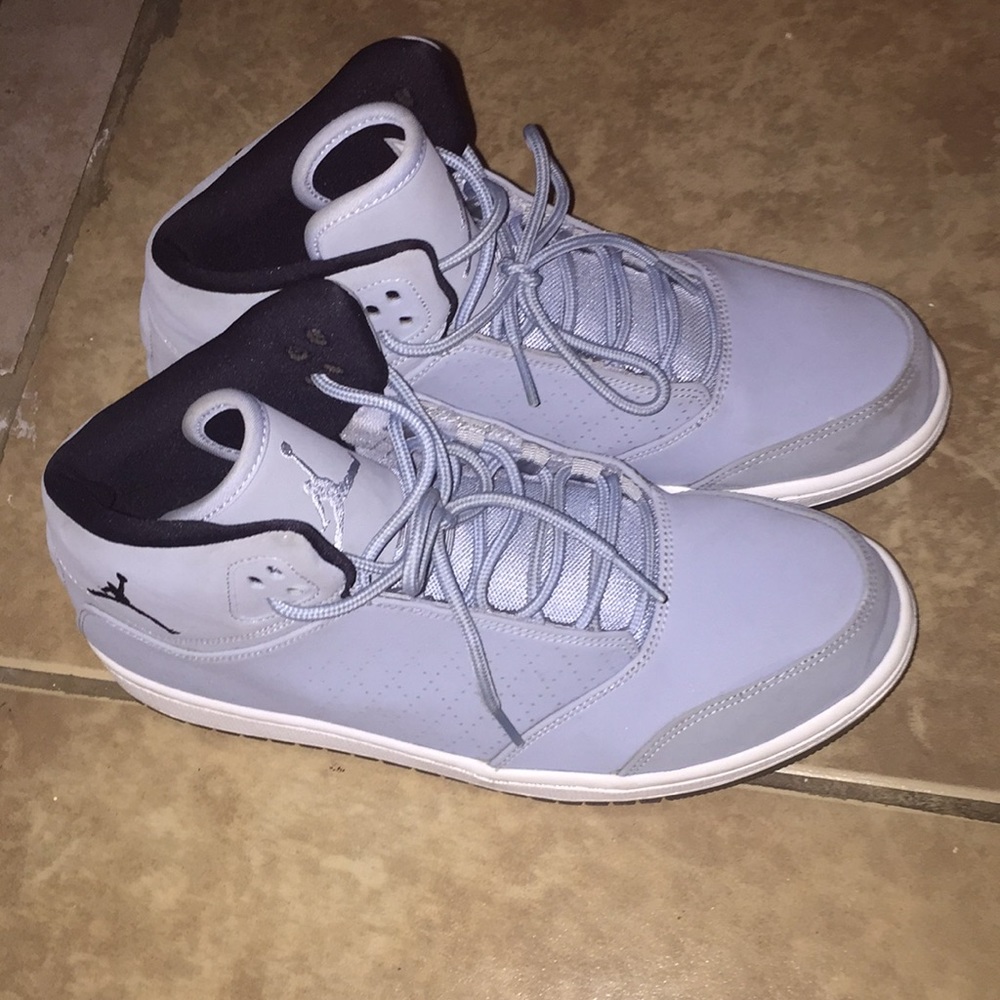 Shoes - Picture 4 of 6